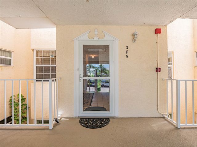 385 Grove Isle Circle 385, Vero Beach, FL 32962