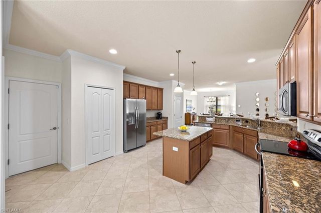 3827 Treasure Cove CIR, Naples, FL 34114