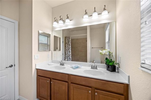 3827 Treasure Cove CIR, Naples, FL 34114