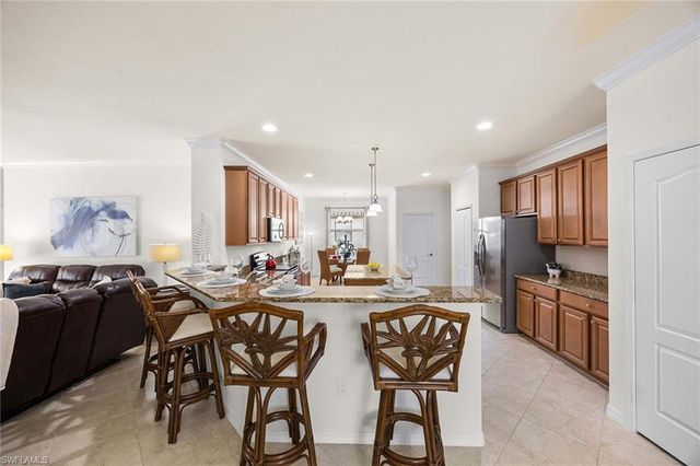 3827 Treasure Cove CIR, Naples, FL 34114