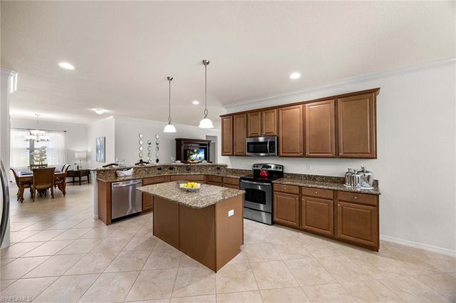 3827 Treasure Cove CIR, Naples, FL 34114