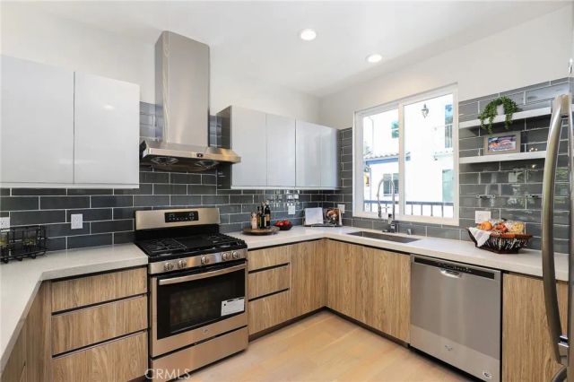 15 Brookline Way, Pomona, CA 91766