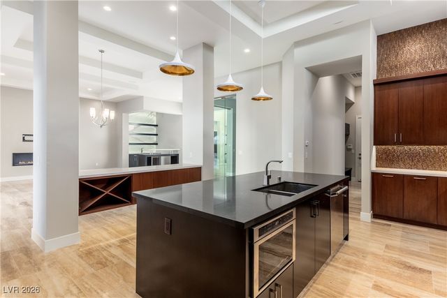 26 Cranberry Cove Court, Las Vegas, NV 89135