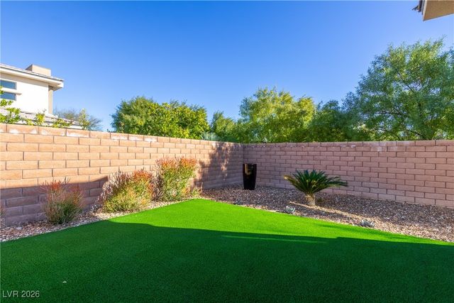 26 Cranberry Cove Court, Las Vegas, NV 89135