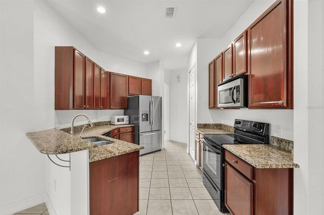 2806 SPINNING SILK COURT, Kissimmee, FL 34747