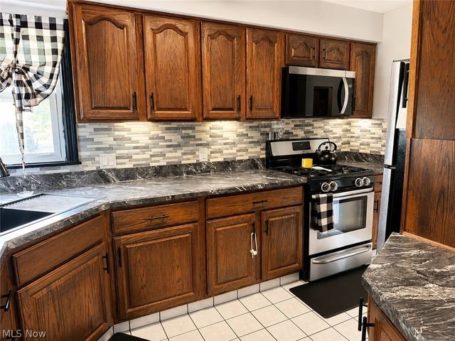 3425 Kirk Road, Youngstown, OH 44511