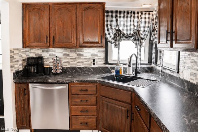 3425 Kirk Road, Youngstown, OH 44511
