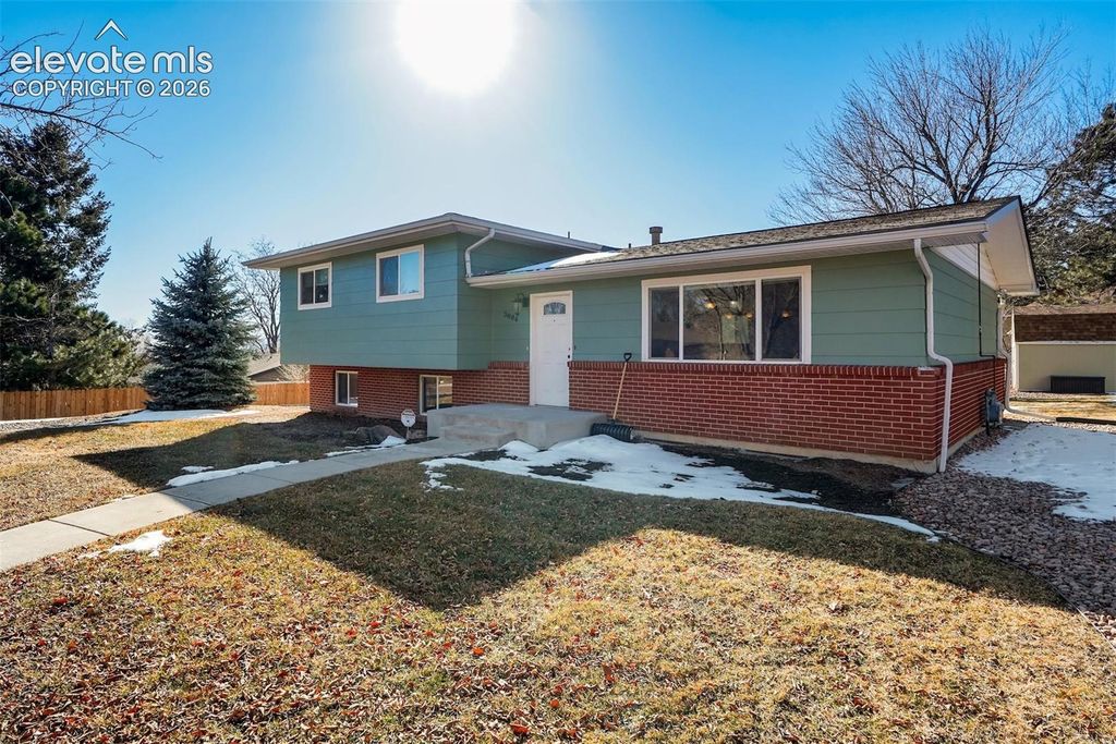 3806 Somerset Drive, Colorado Springs, CO 80907 — exterior