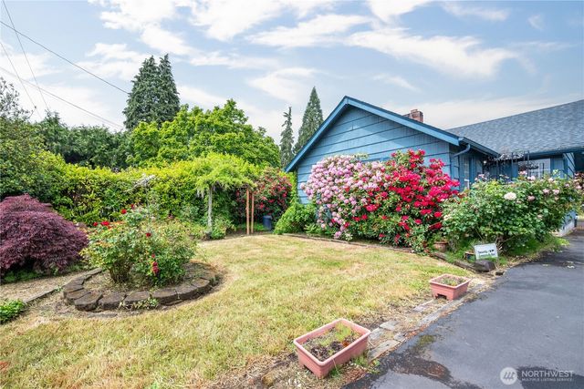 3324 Ocean Beach Highway, Longview, WA 98632
