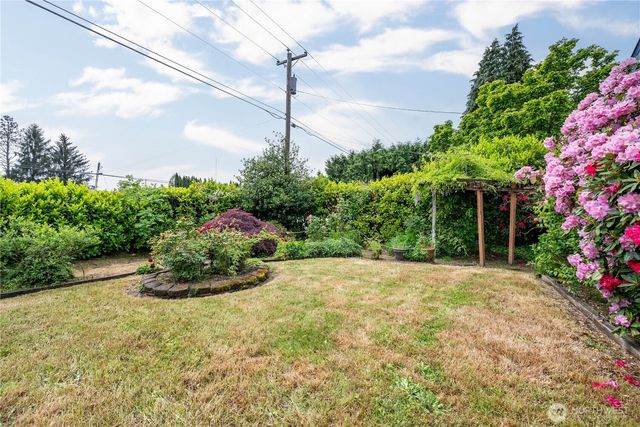 3324 Ocean Beach Highway, Longview, WA 98632
