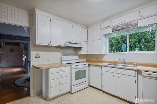 3324 Ocean Beach Highway, Longview, WA 98632
