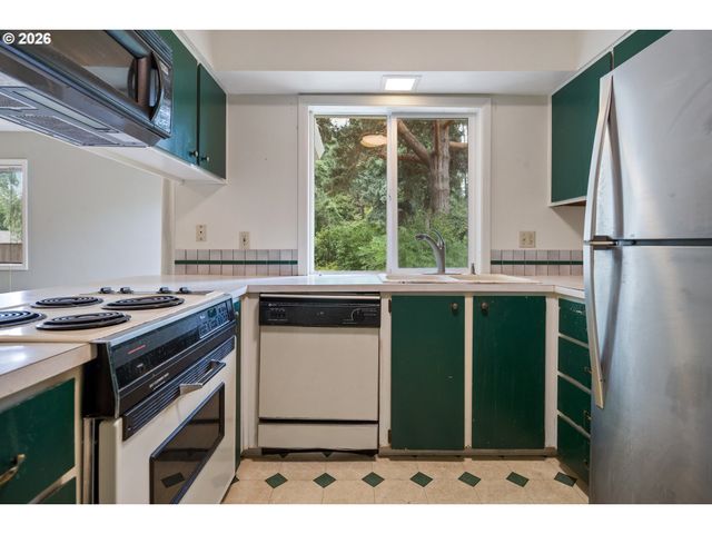 8355 Sw 133RD Ave, Beaverton, OR 97008