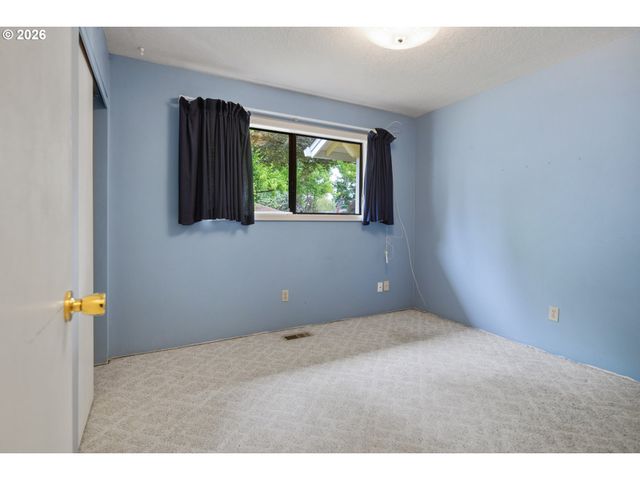 8355 Sw 133RD Ave, Beaverton, OR 97008