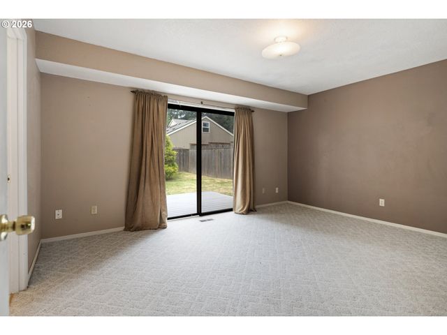 8355 Sw 133RD Ave, Beaverton, OR 97008