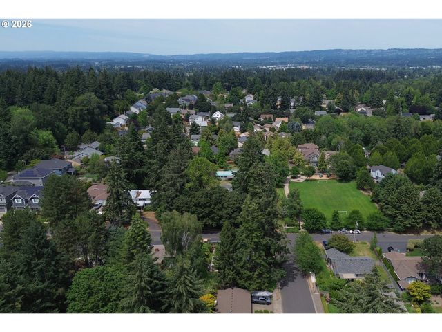 8355 Sw 133RD Ave, Beaverton, OR 97008