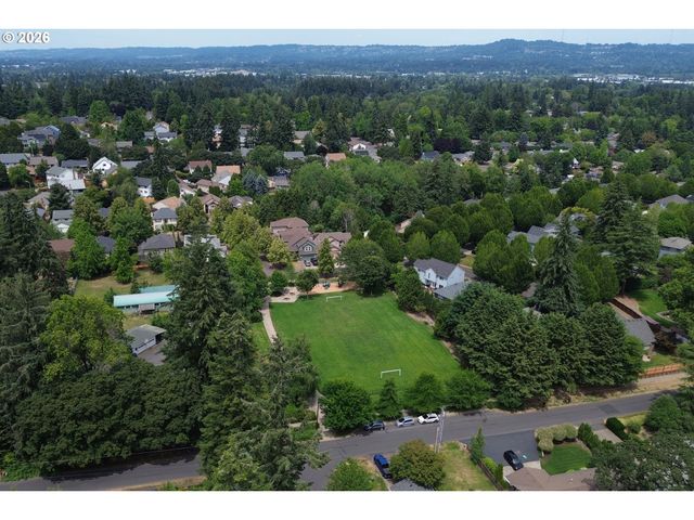 8355 Sw 133RD Ave, Beaverton, OR 97008