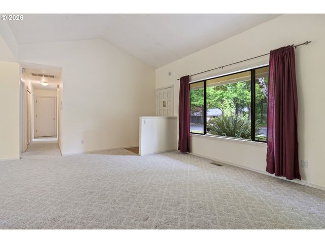 8355 Sw 133RD Ave, Beaverton, OR 97008