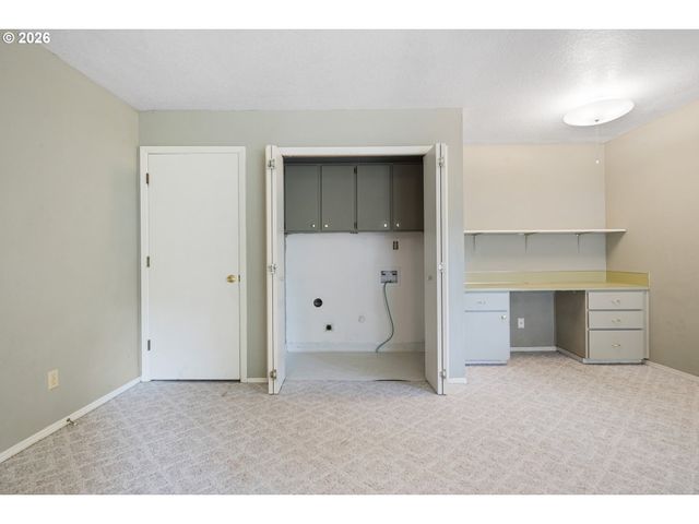 8355 Sw 133RD Ave, Beaverton, OR 97008