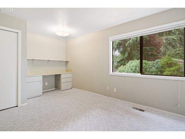 8355 Sw 133RD Ave, Beaverton, OR 97008