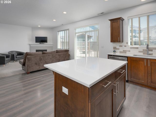 2108 S JASPER Dr, Cornelius, OR 97113