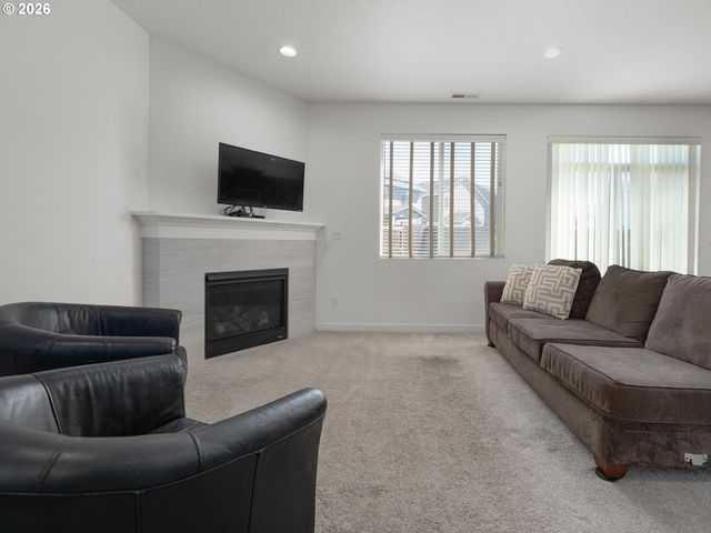 2108 S JASPER Dr, Cornelius, OR 97113