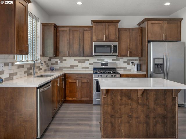 2108 S JASPER Dr, Cornelius, OR 97113