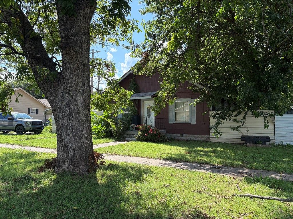 615 E Charles Avenue, Pauls Valley, OK 73075