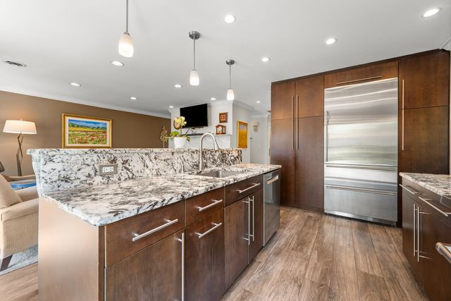1143 Beverly Place, Lake Forest, IL 60045
