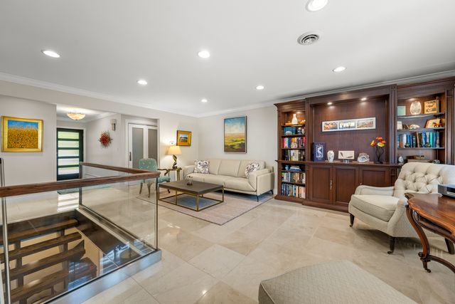 1143 Beverly Place, Lake Forest, IL 60045