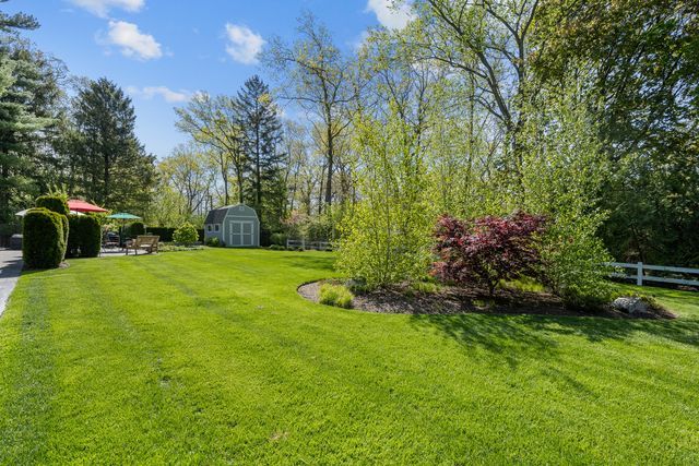 1143 Beverly Place, Lake Forest, IL 60045