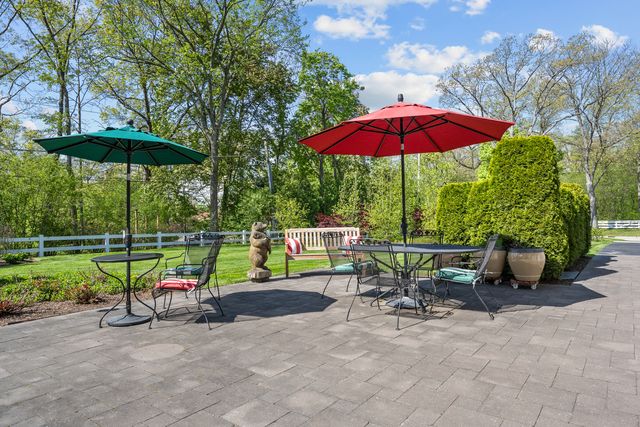 1143 Beverly Place, Lake Forest, IL 60045