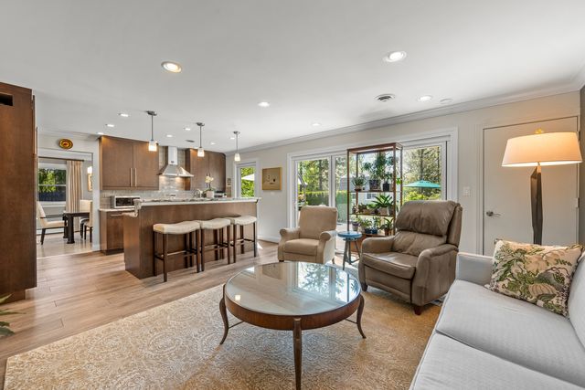 1143 Beverly Place, Lake Forest, IL 60045