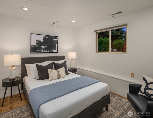 26915 Arden Court, Kent, WA 98032