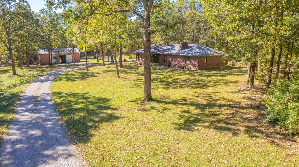 800 A Country Trails Road, Conway, MO 65632