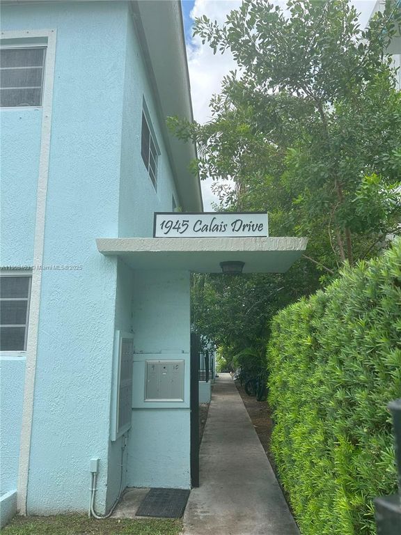 1945 Calais Dr 2, Miami Beach, FL 33141