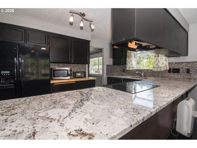 1380 Se EVANS Ave, Troutdale, OR 97060