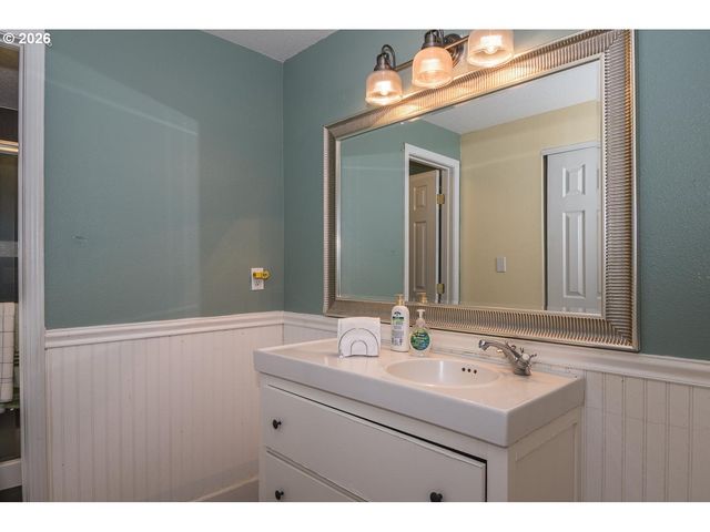 1380 Se EVANS Ave, Troutdale, OR 97060