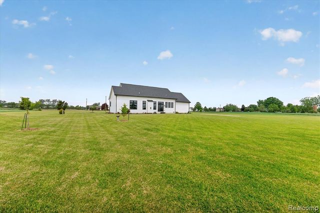 2170 E Labo Road, Carleton, MI 48117