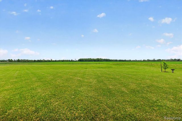 2170 E Labo Road, Carleton, MI 48117