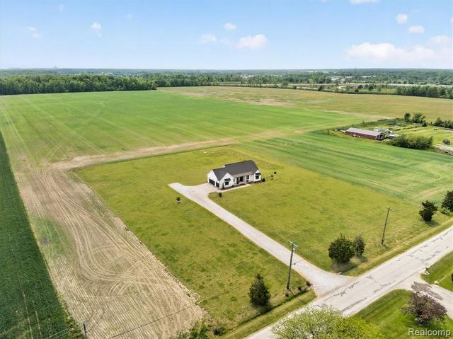 2170 E Labo Road, Carleton, MI 48117