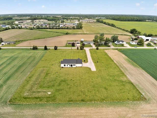 2170 E Labo Road, Carleton, MI 48117