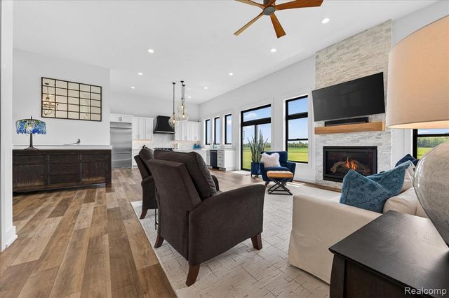 2170 E Labo Road, Carleton, MI 48117