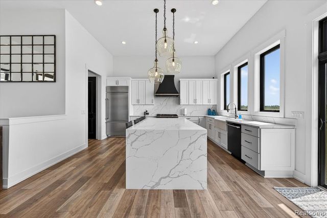 2170 E Labo Road, Carleton, MI 48117