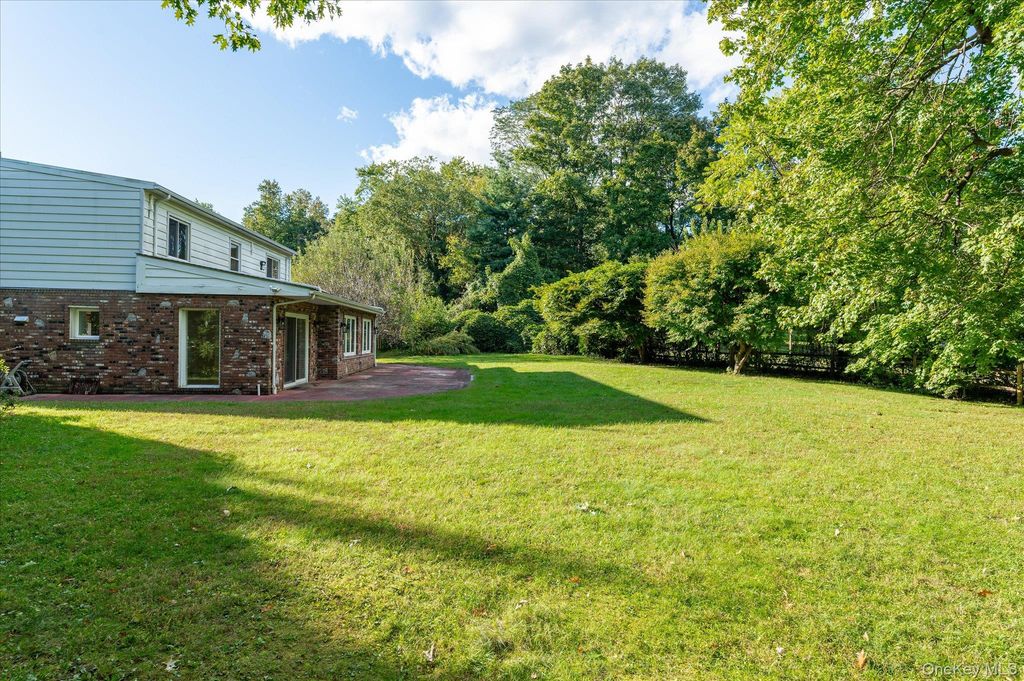 10 Bell Place, Rye Brook, NY 10573 — photo 3