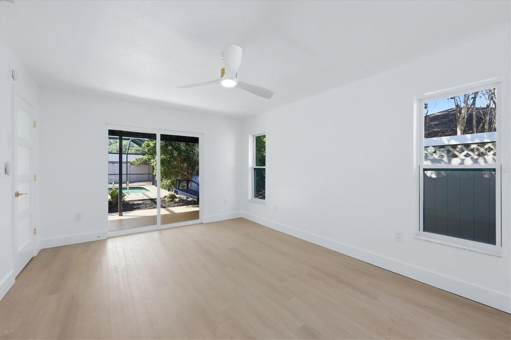 Image 15 of property listing at 2324 RIVERWOOD PINES DRIVE, Sarasota, FL 34231