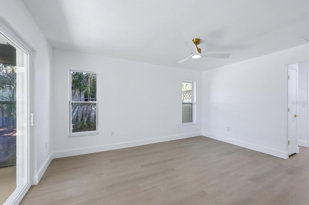 Image 16 of property listing at 2324 RIVERWOOD PINES DRIVE, Sarasota, FL 34231