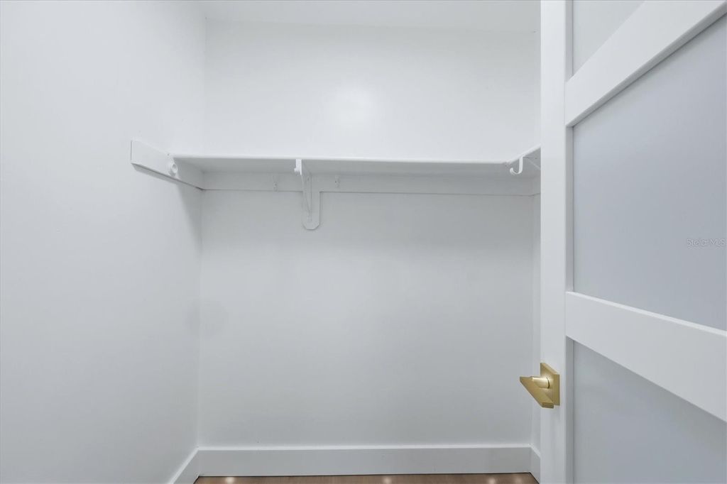 Image 17 of property listing at 2324 RIVERWOOD PINES DRIVE, Sarasota, FL 34231