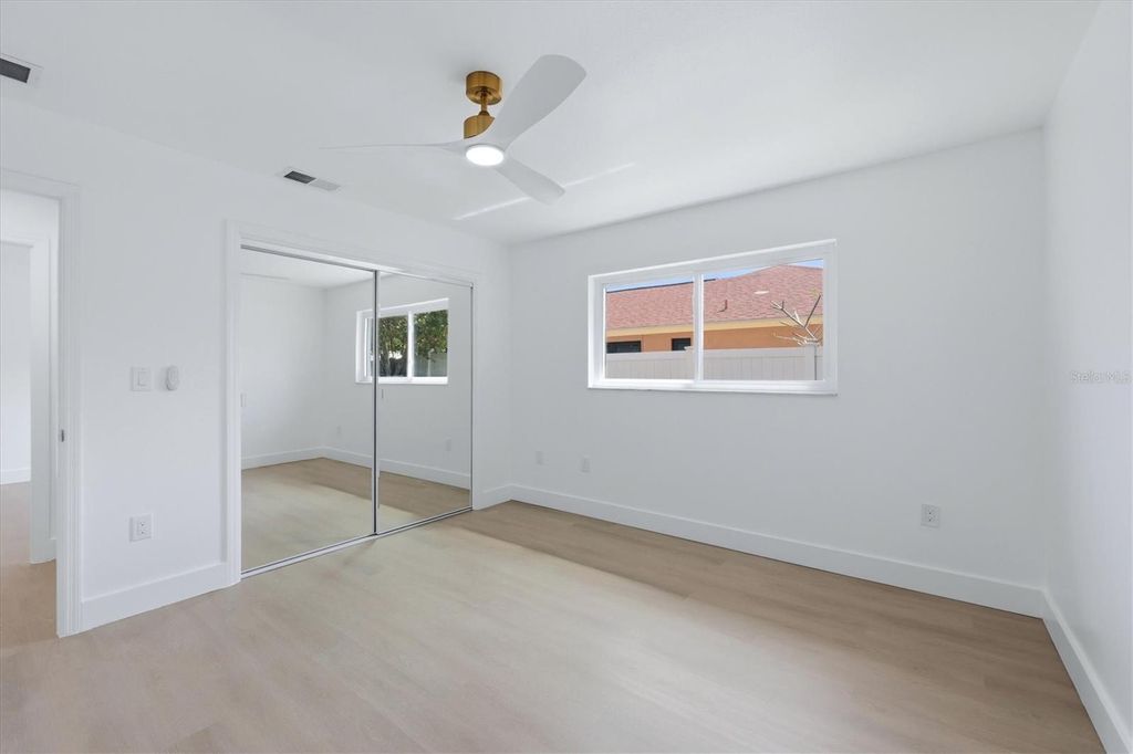 Image 20 of property listing at 2324 RIVERWOOD PINES DRIVE, Sarasota, FL 34231