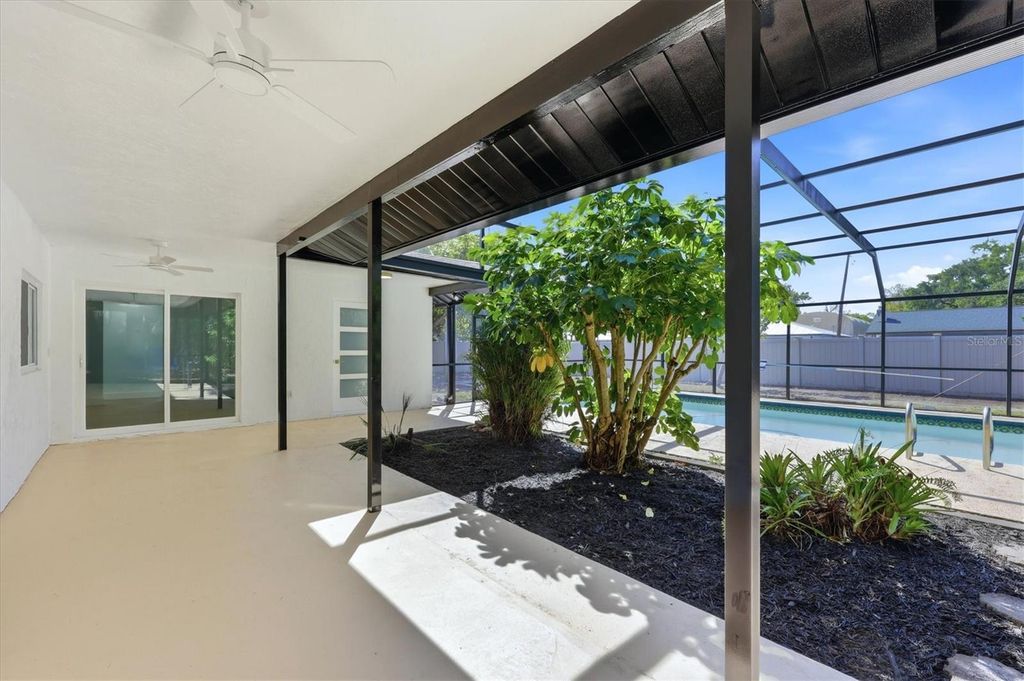 Image 26 of property listing at 2324 RIVERWOOD PINES DRIVE, Sarasota, FL 34231