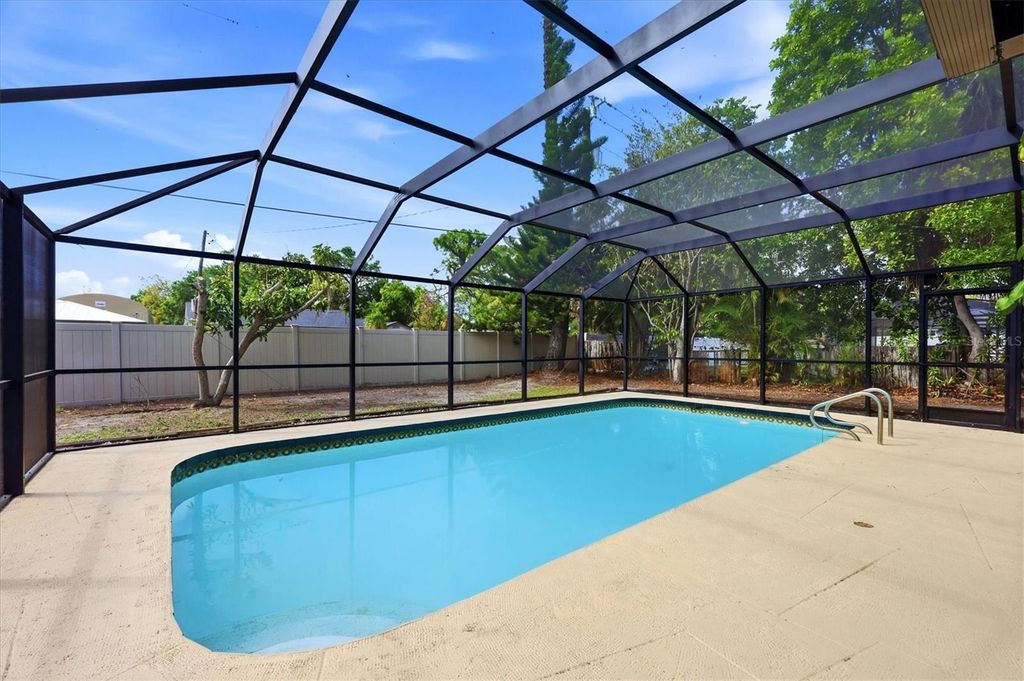 Image 29 of property listing at 2324 RIVERWOOD PINES DRIVE, Sarasota, FL 34231